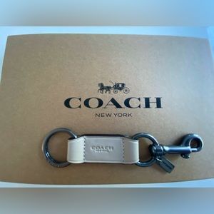 NWT Coach Trigger Snap Bag Charm/Key Ring F49314 Chalk/Gun Metal